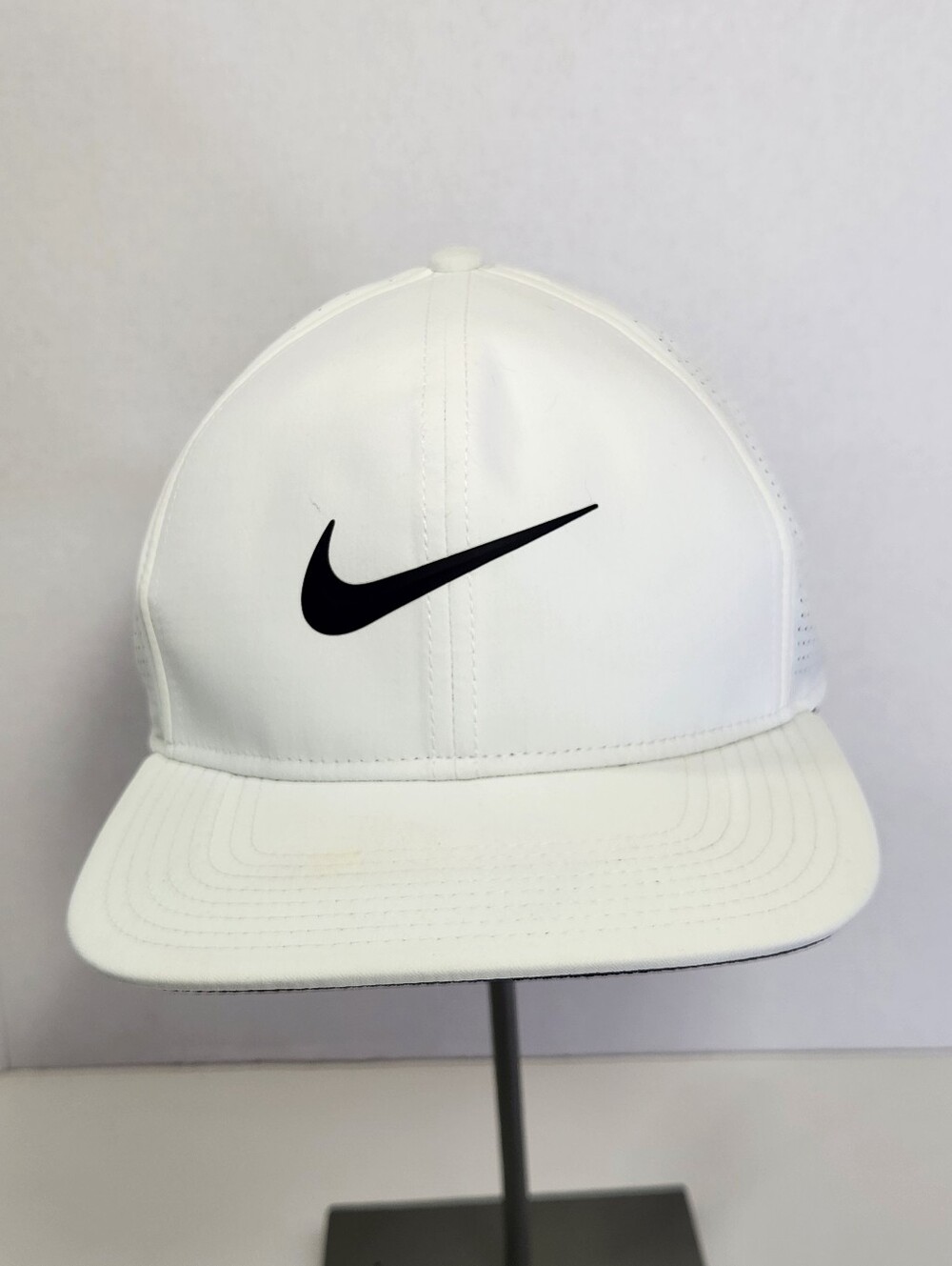 Nike Pro Dri-fit White Men's Snapback Adjustable Golf Hat